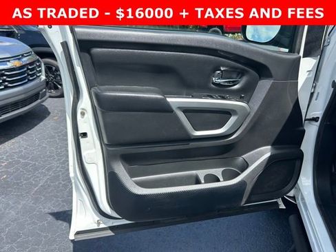 Used 2021 Nissan Titan SV w/ SV Convenience Package AWD/4WD image 12