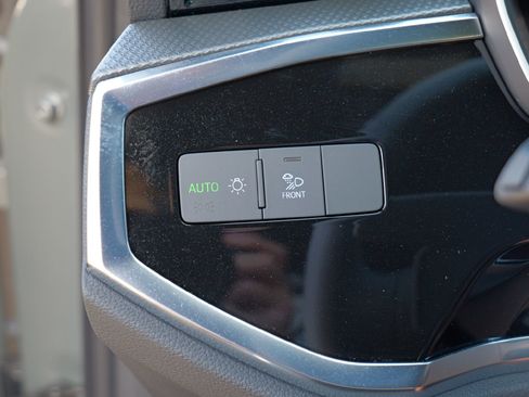 New 2025 Audi Q3 2.0T Premium image 23