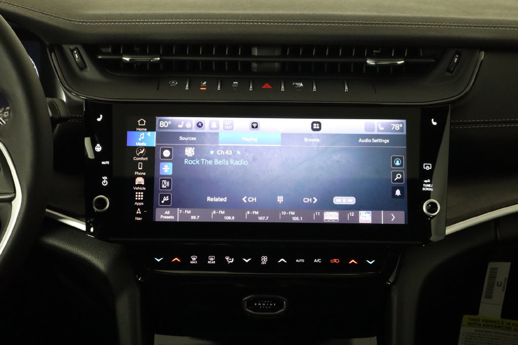 Used 2026 Jeep Grand Cherokee Altitude AWD/4WD image 28