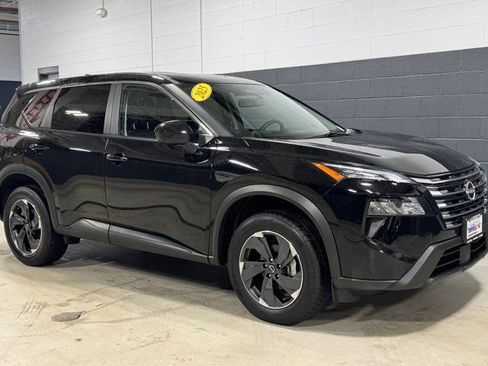 Used 2025 Nissan Rogue SV image 6