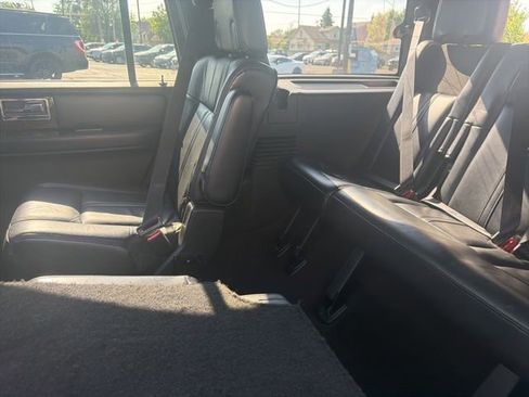 Used 2016 Lincoln Navigator Select AWD/4WD image 16