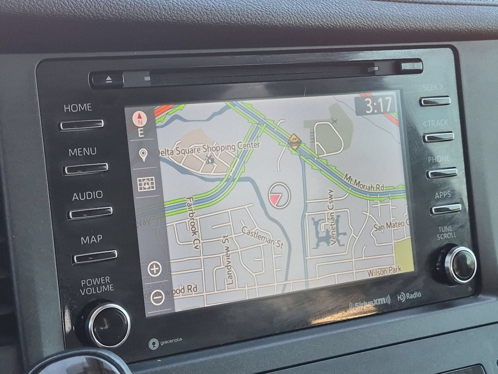 Used 2019 Toyota Sienna XLE w/ XLE Navigation Package FWD image 18