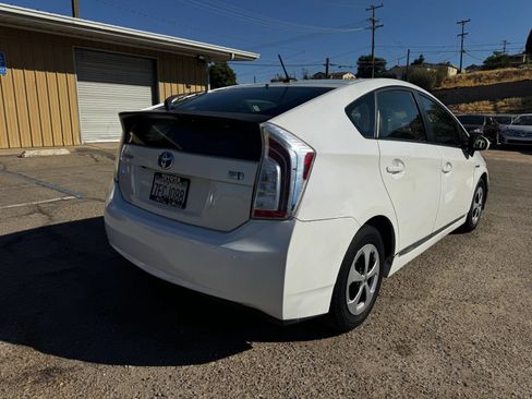 Used 2014 Toyota Prius Three FWD image 4