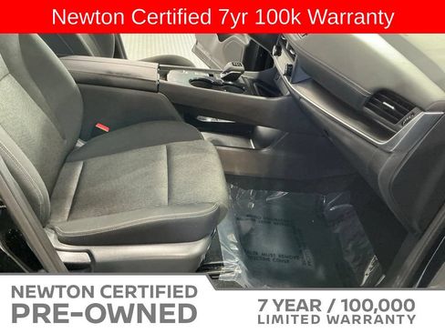 Used 2025 Nissan Rogue SV FWD image 13