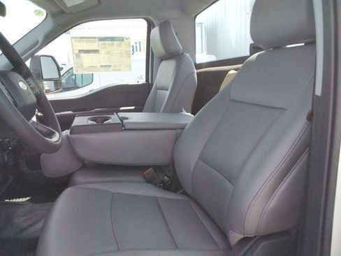 New 2025 Ford F550 2WD Regular Cab Super Duty w/ XL Chrome Package image 14