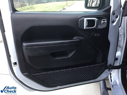 Used 2024 Jeep Gladiator Sport image 23