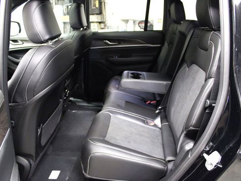 New 2026 Jeep Grand Cherokee Altitude image 26