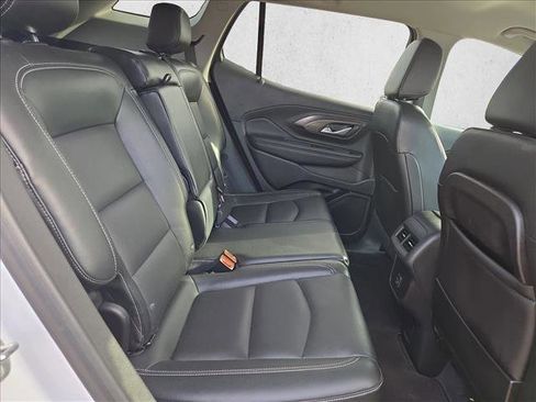Used 2024 GMC Terrain SLT image 19
