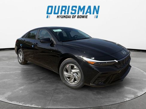 New 2026 Hyundai Elantra SE FWD image 1
