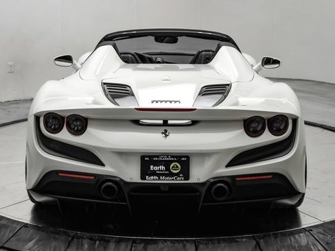 Used 2022 Ferrari F8 Tributo RWD image 17