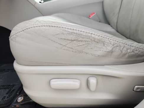 Used 2010 Toyota Venza Base image 24