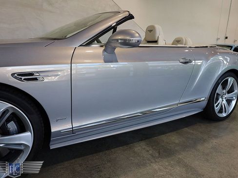 Used 2017 Bentley Continental GT Speed image 9