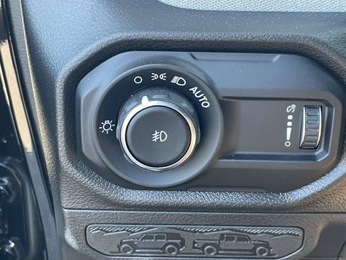Used 2026 Jeep Wrangler Unlimited Sport AWD/4WD image 23