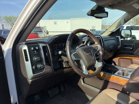 Used 2018 GMC Sierra 1500 SLT image 12