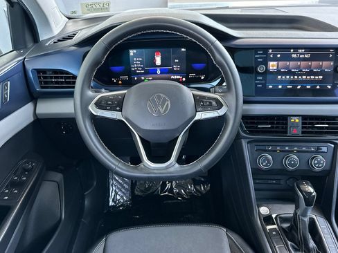 Used 2022 Volkswagen Taos SE FWD image 17