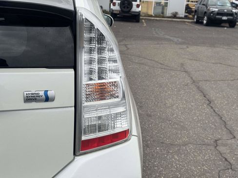 Used 2011 Toyota Prius Three image 10