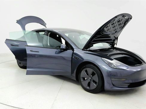 Used 2023 Tesla Model 3 Standard Range RWD image 12