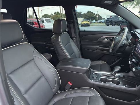 Used 2023 Chevrolet Traverse Premier w/ Redline Edition image 9