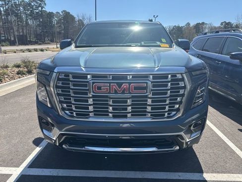 Used 2026 GMC Yukon Denali w/ Denali Reserve Package image 2