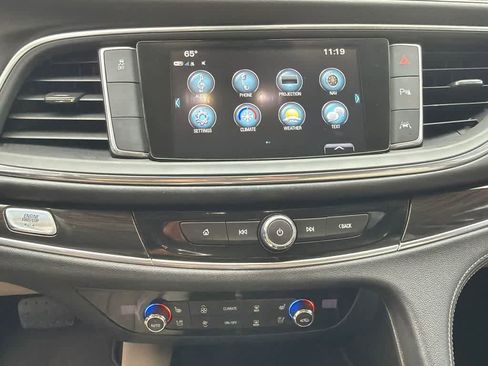 Used 2018 Buick Enclave Premium image 28