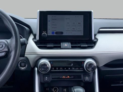 Used 2025 Toyota RAV4 XLE FWD image 7