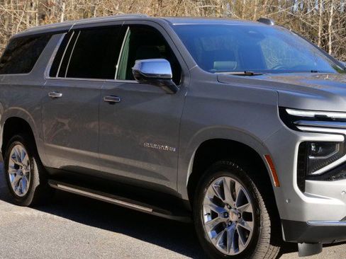 Used 2025 Chevrolet Suburban Premier image 42