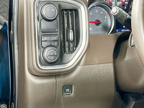 Used 2020 Chevrolet Silverado 2500 LTZ w/ LTZ Texas Edition RWD image 10