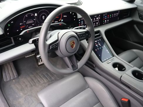 Used 2022 Porsche Taycan image 28