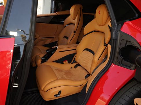 Used 2025 Ferrari Purosangue AWD/4WD image 20