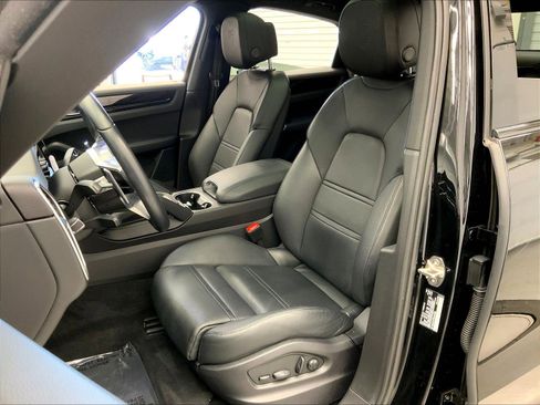 Certified 2023 Porsche Cayenne Coupe AWD/4WD image 5