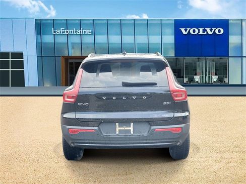 New 2026 Volvo XC40 B5 Core w/ Climate Package image 5