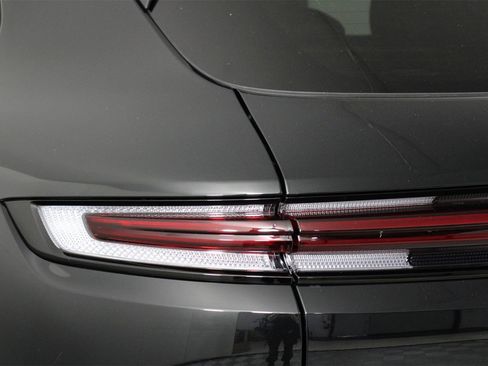 New 2026 Porsche Cayenne image 21