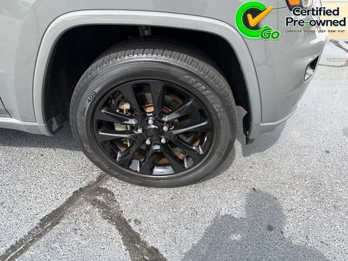Certified 2021 Jeep Grand Cherokee Laredo X AWD/4WD image 19