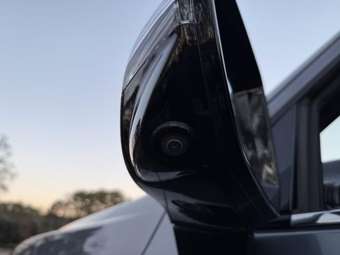 Used 2022 Chevrolet Suburban Premier w/ Premium Package image 20