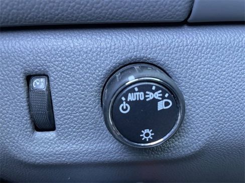 Used 2015 GMC Canyon SL image 24