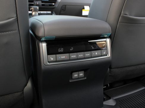 Used 2024 Lexus GX 550 w/ Accessory Package (Z1) image 21