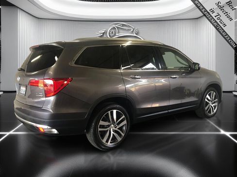 Used 2017 Honda Pilot Elite image 5
