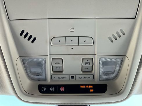 Used 2017 Cadillac XT5 Luxury image 21