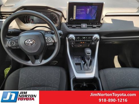 Used 2025 Toyota RAV4 XLE FWD image 26