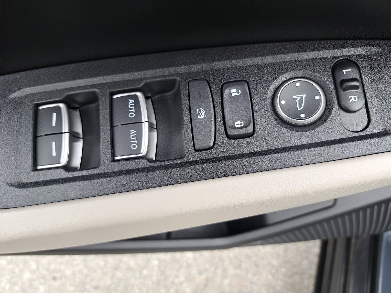 Used 2023 Honda Accord EX-L image 30