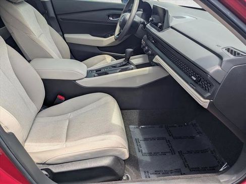 Used 2024 Honda Accord EX image 19