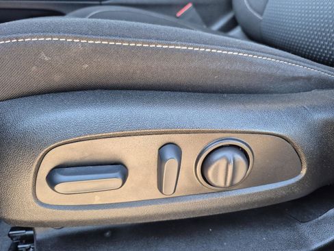 Used 2023 GMC Acadia SLE w/ Driver Convenience Package image 22