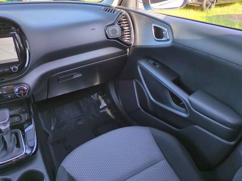 Used 2023 Kia Soul S FWD image 16