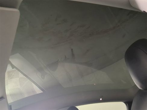 Used 2021 Tesla Model Y Long Range image 24