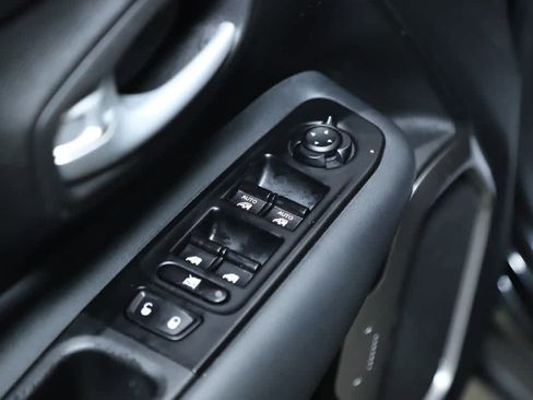 Used 2023 Jeep Renegade Limited image 16