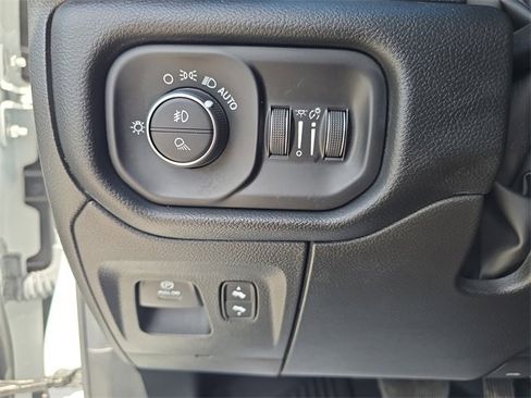 Certified 2022 RAM 1500 Laramie image 19