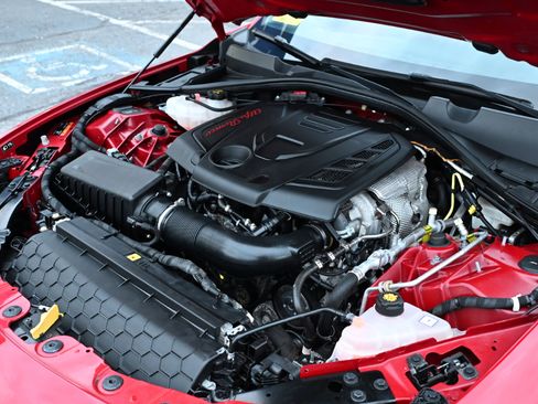 Used 2019 Alfa Romeo Giulia AWD w/ Cold Weather Package image 38