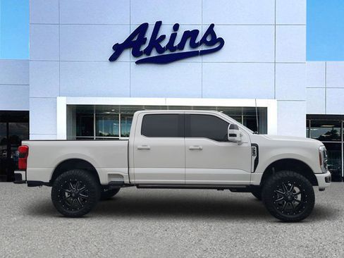 Used 2024 Ford F250 Platinum image 1