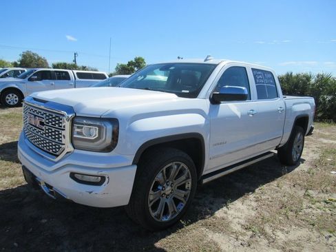 Used 2018 GMC Sierra 1500 Denali w/ Denali Ultimate Package image 3