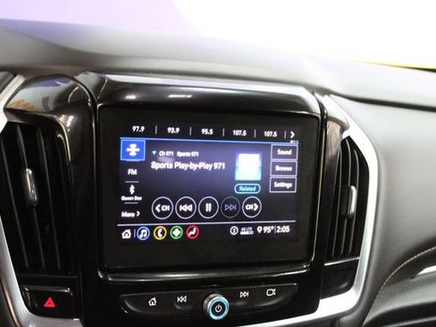 Used 2020 Chevrolet Traverse LT FWD image 18